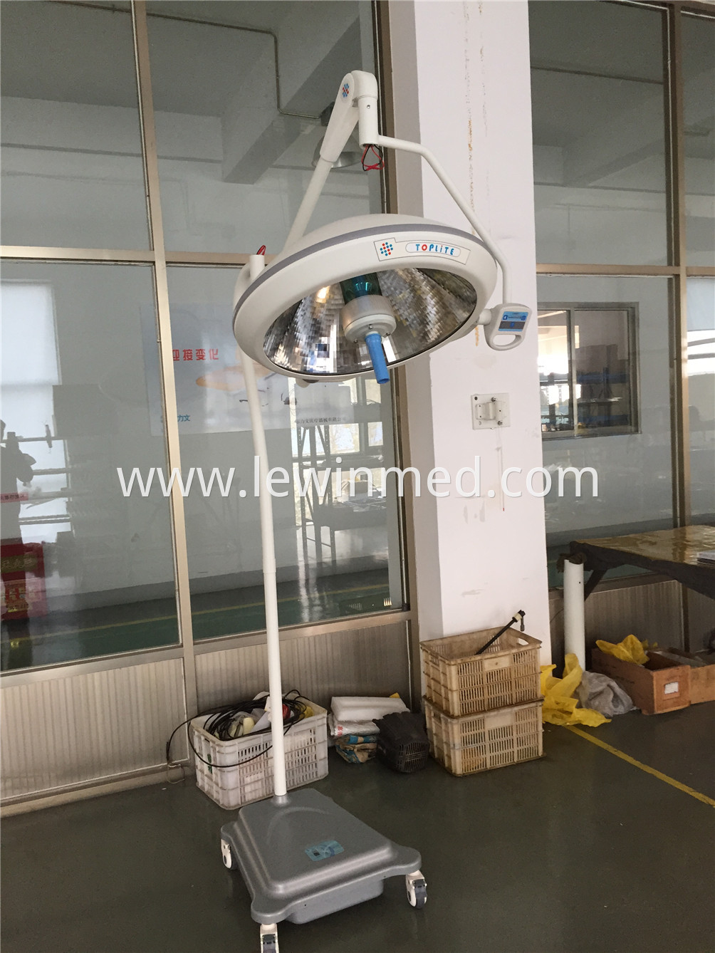 Medical instrument portable light